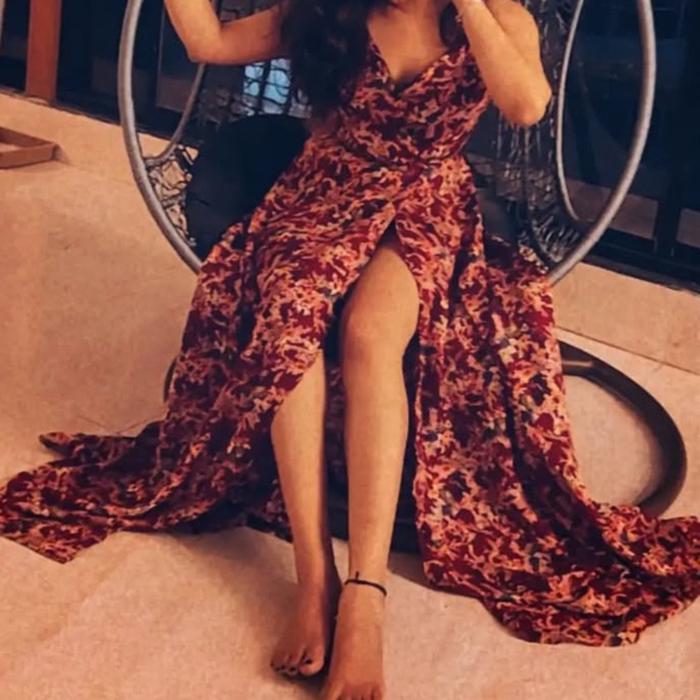 Stunning Red Maxi Dress with Flowing Silhouette